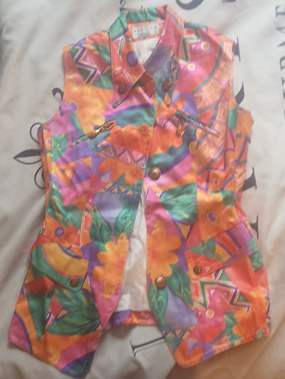 Vertigo Paris Vibrant Multicolor Floral Print Sleeveless Vest